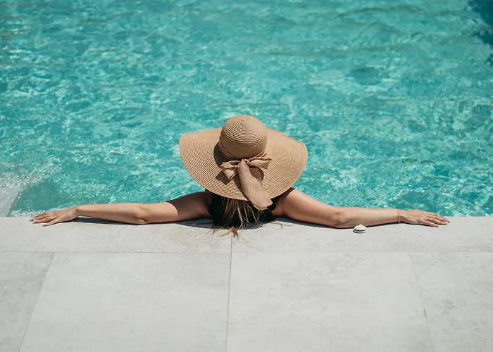 לינה וארוחת בוקר Ostria View Suites Mykonos