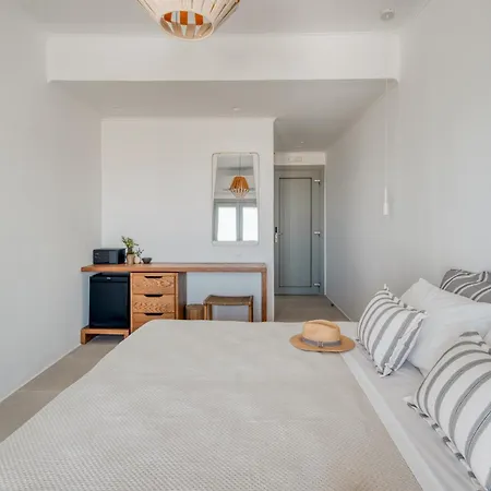 فندق مبيت وإفطار Ostria View Mykonos 4*